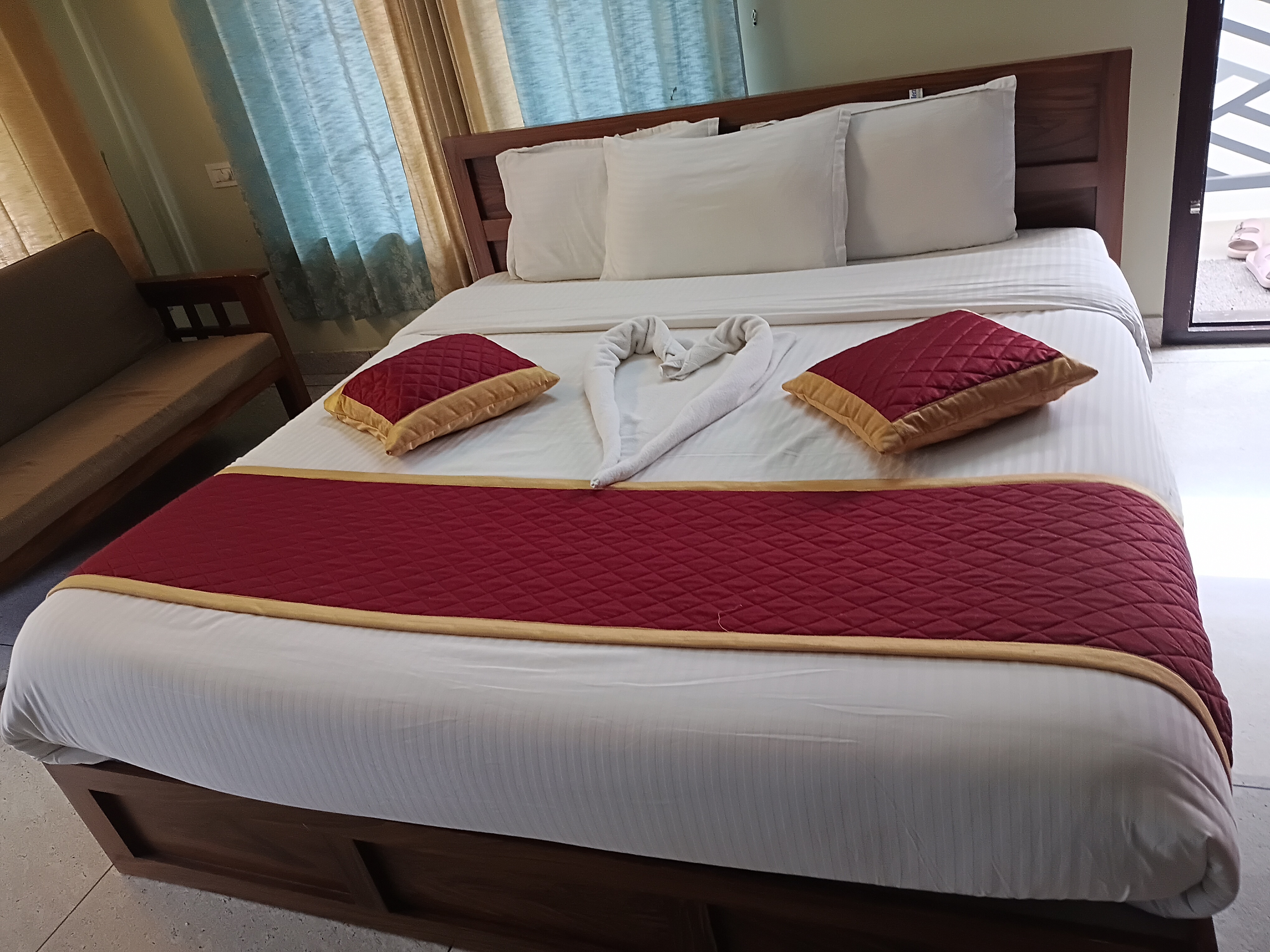 Pleasant Holiday Resort bedroom
