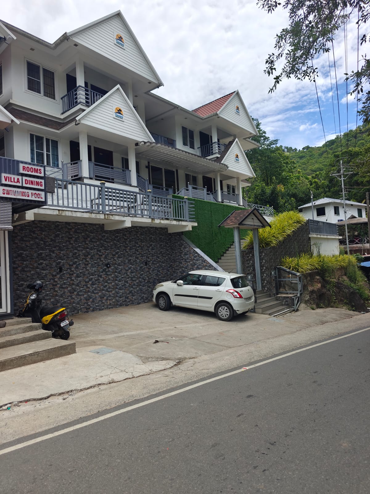 Pleasant Holiday Resort side frontage in daylight